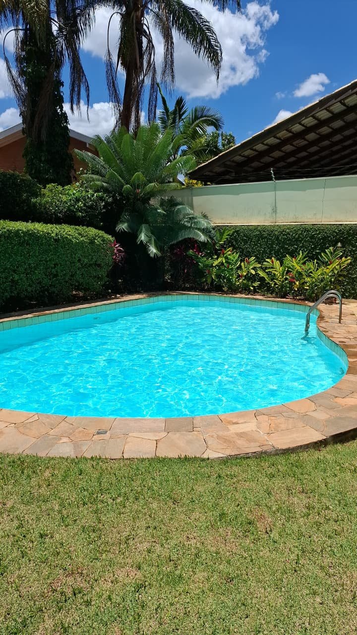 Piscina limpa e tratada pela Maremar